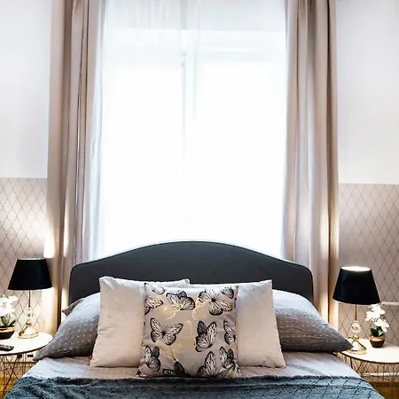 Clicktheflat Royal Route Warecka Apart Rooms-3